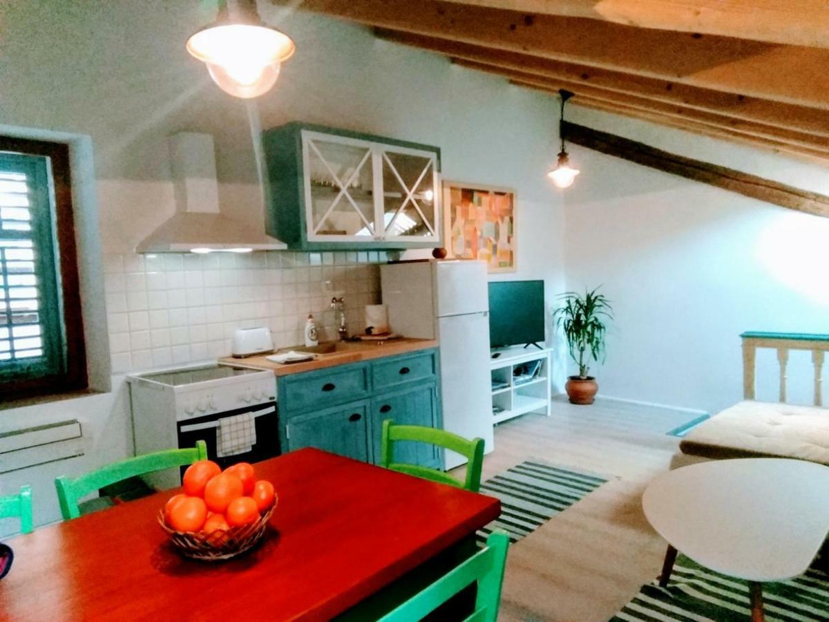 Apartments Jago ไพราน ภายนอก รูปภาพ
